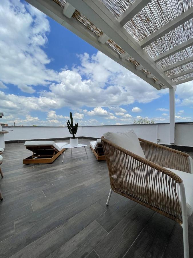 Ultra Stylish Modern Attic * Rom